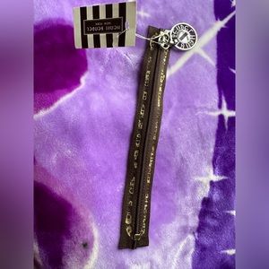Henri bendel bag zip
